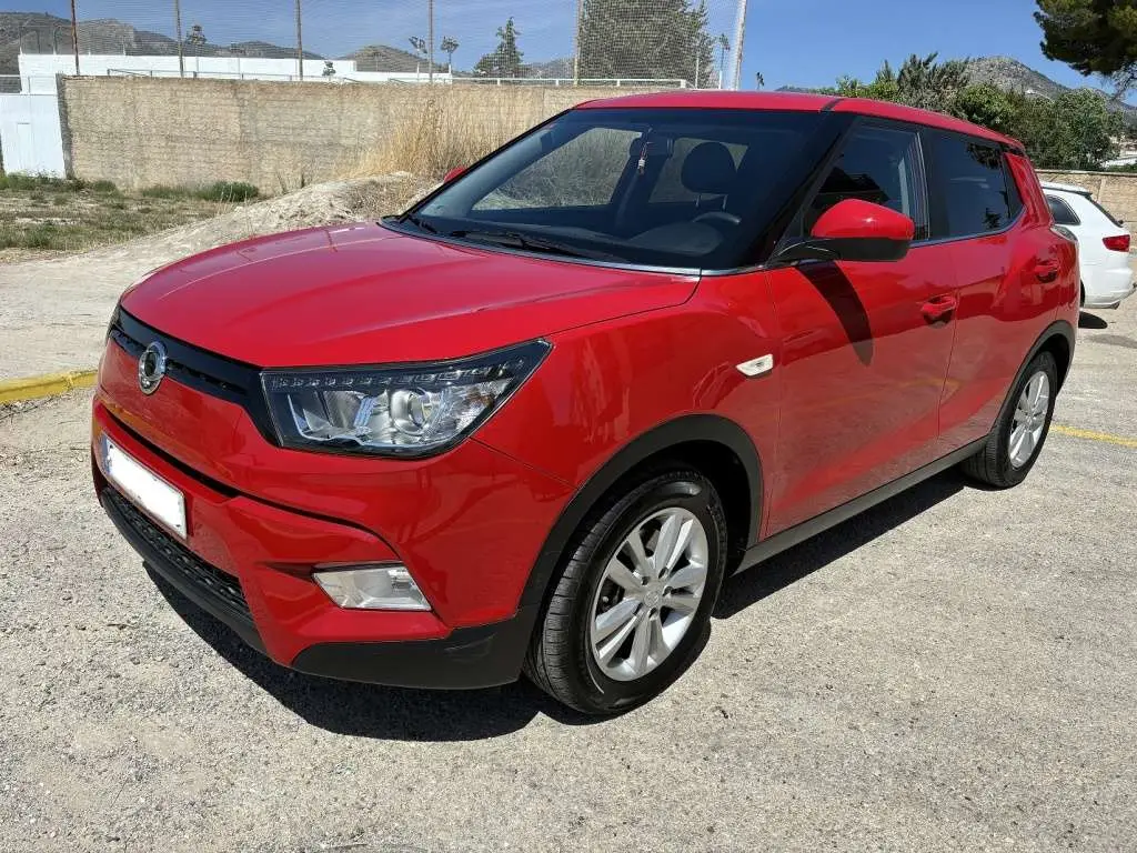 Photo 1 : Ssangyong Tivoli 2016 Petrol