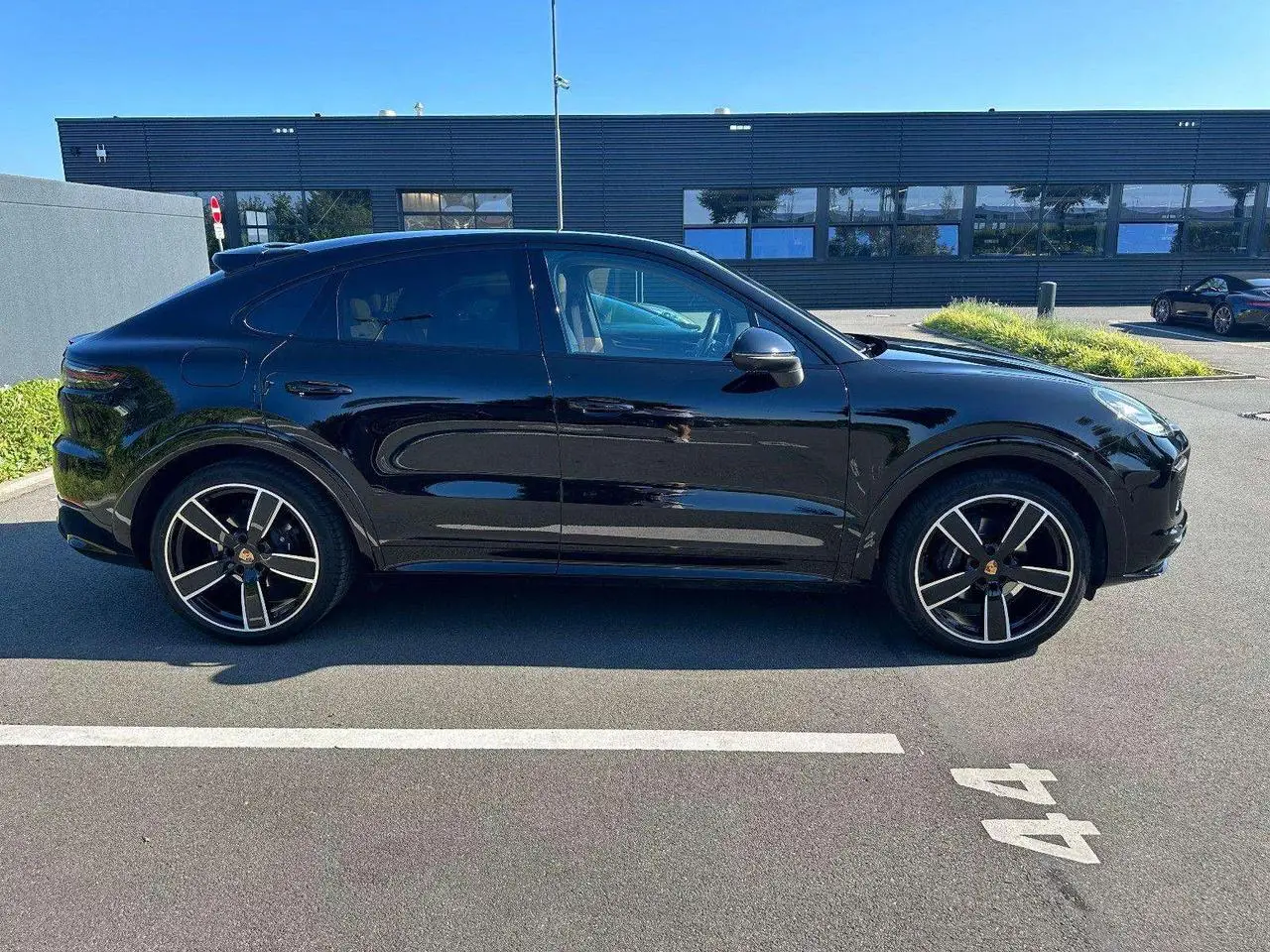 Photo 1 : Porsche Cayenne 2023 Non renseigné