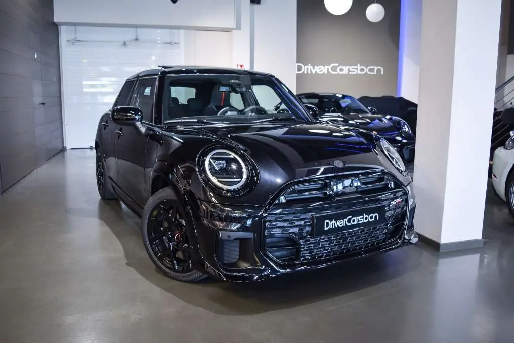 Photo 1 : Mini John Cooper Works 2024 Essence