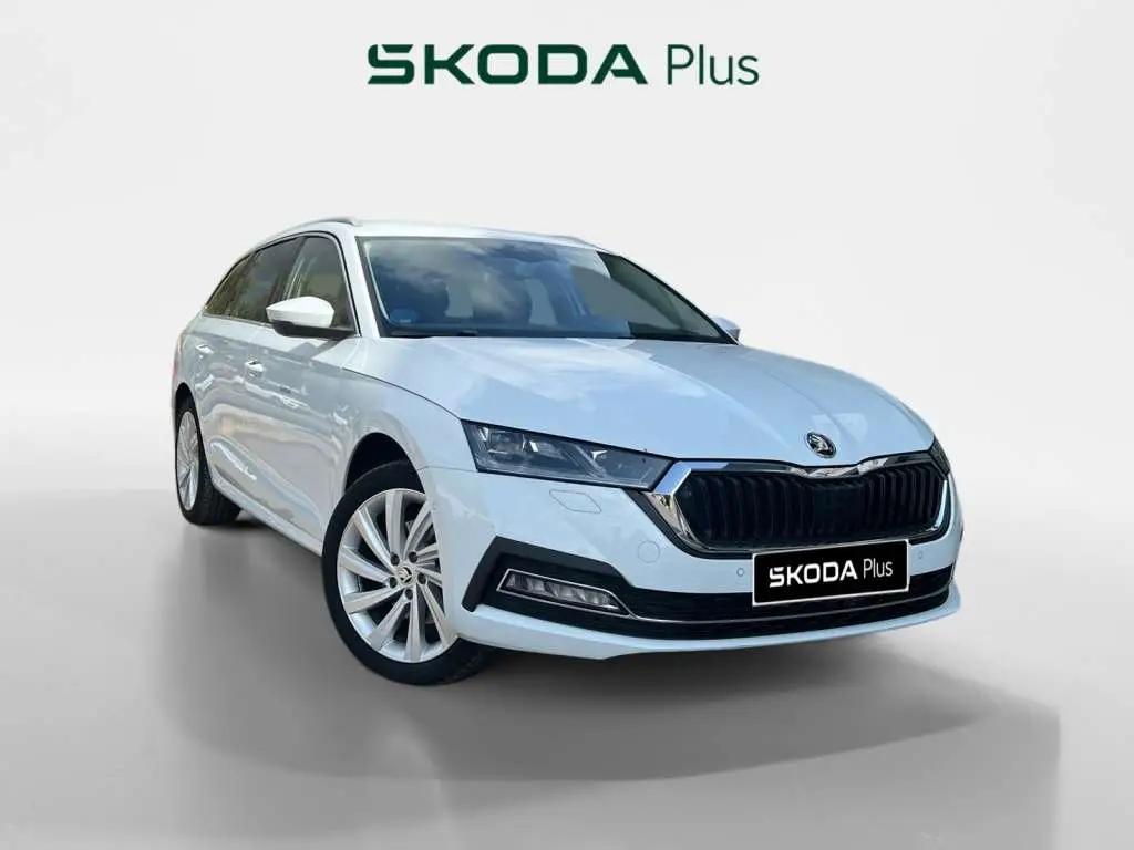 Photo 1 : Skoda Octavia 2024 Électrique