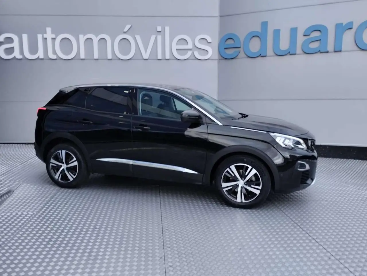 Photo 1 : Peugeot 3008 2019 Petrol