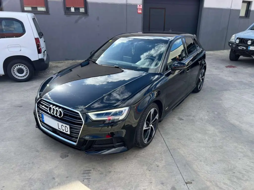 Photo 1 : Audi A3 2019 Diesel