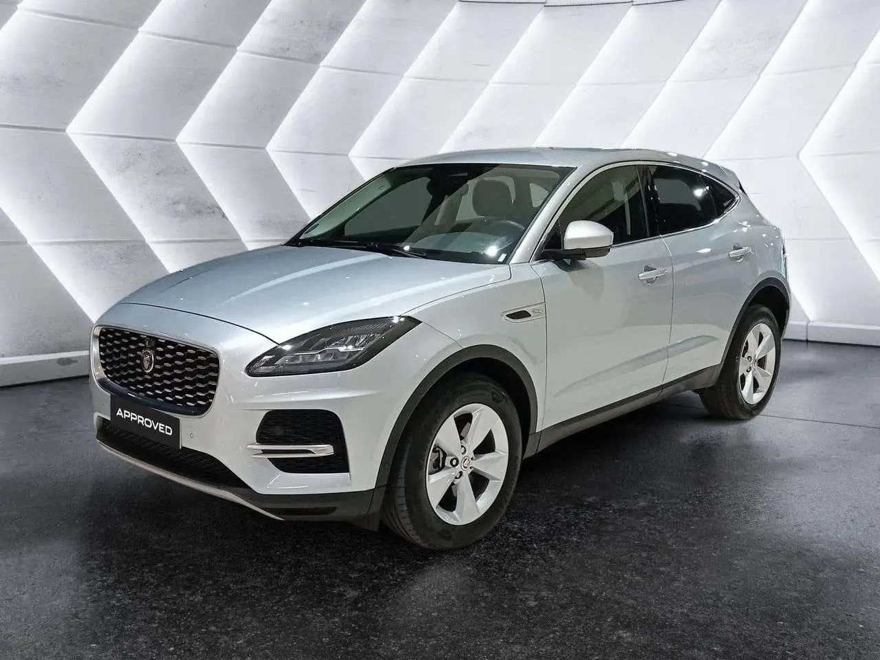 Photo 1 : Jaguar E-pace 2021 Hybride