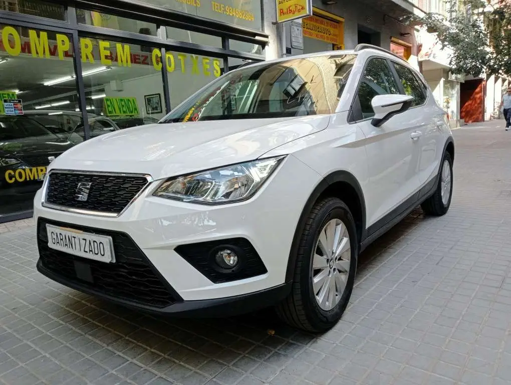 Photo 1 : Seat Arona 2017 Petrol