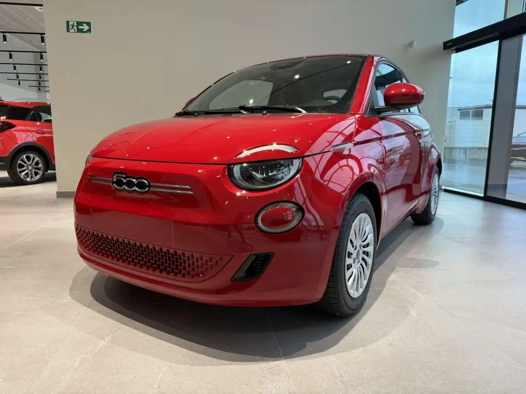 Photo 1 : Fiat 500c 2024 Electric