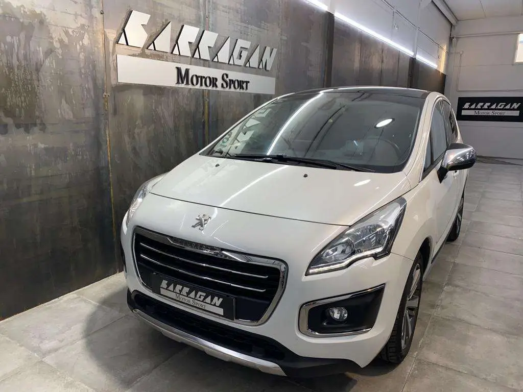 Photo 1 : Peugeot 3008 2016 Petrol