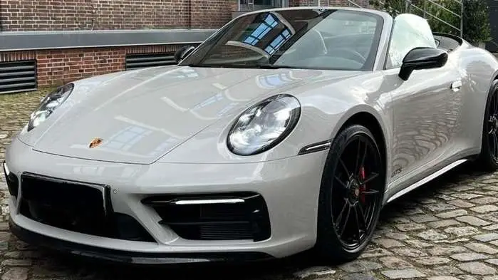 Photo 1 : Porsche 992 2022 Petrol