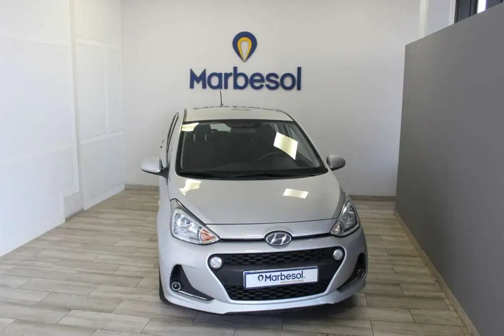 Photo 1 : Hyundai I10 2019 Essence