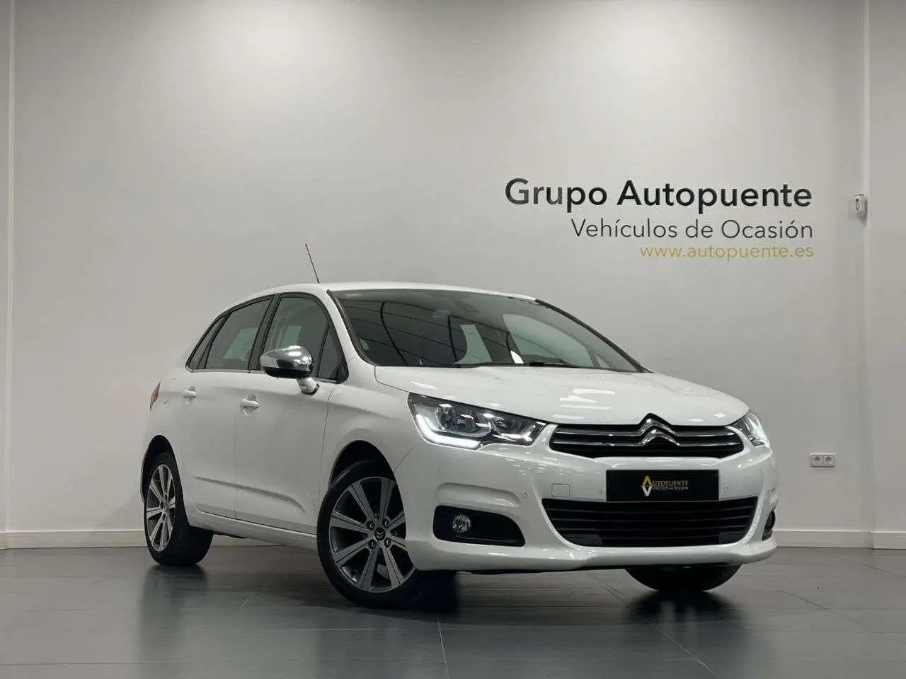 Photo 1 : Citroen C4 2016 Petrol