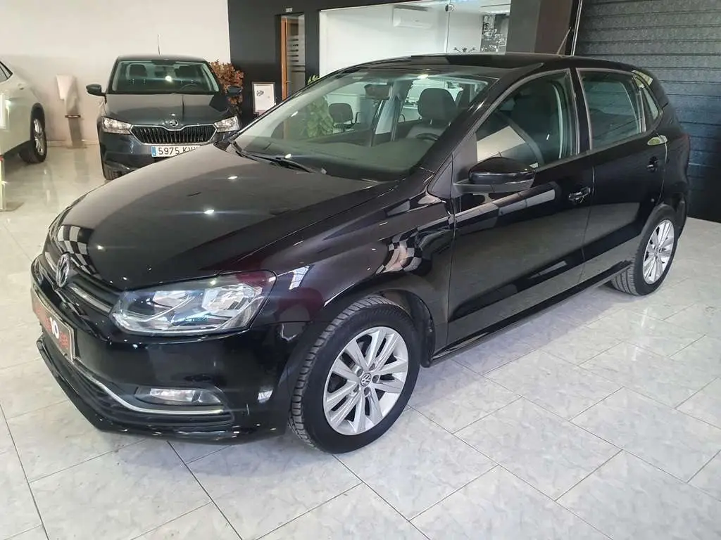 Photo 1 : Volkswagen Polo 2017 Petrol