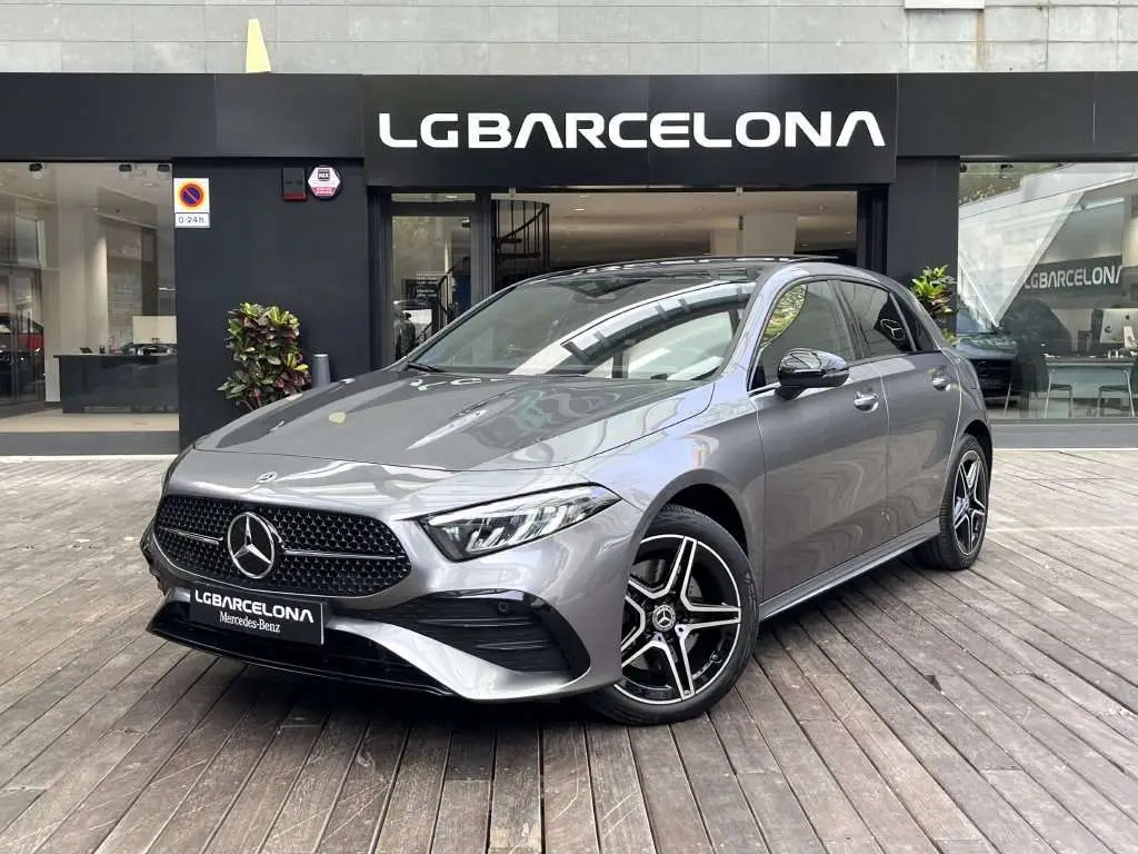 Photo 1 : Mercedes-benz Classe A 2023 Hybride