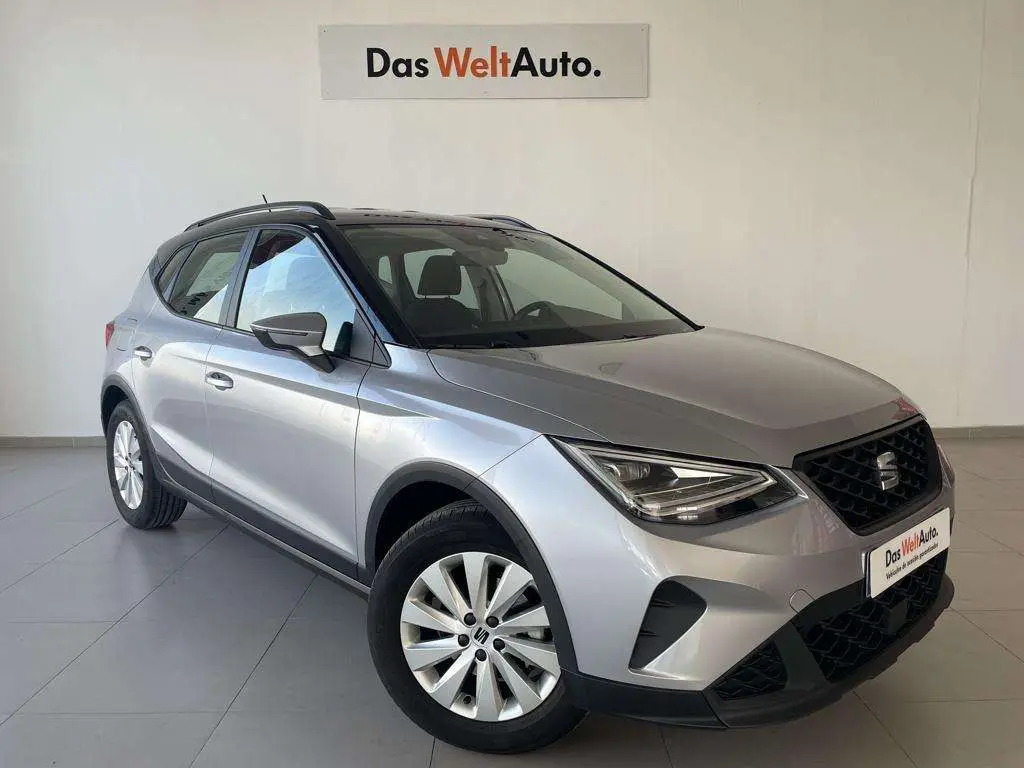 Photo 1 : Seat Arona 2024 Essence