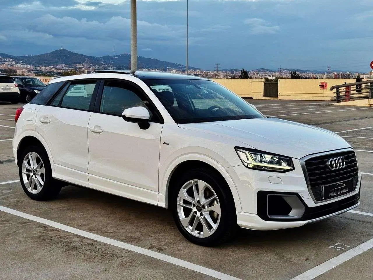 Photo 1 : Audi Q2 2017 Petrol