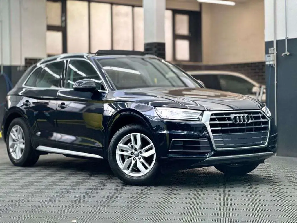 Photo 1 : Audi Q5 2018 Diesel