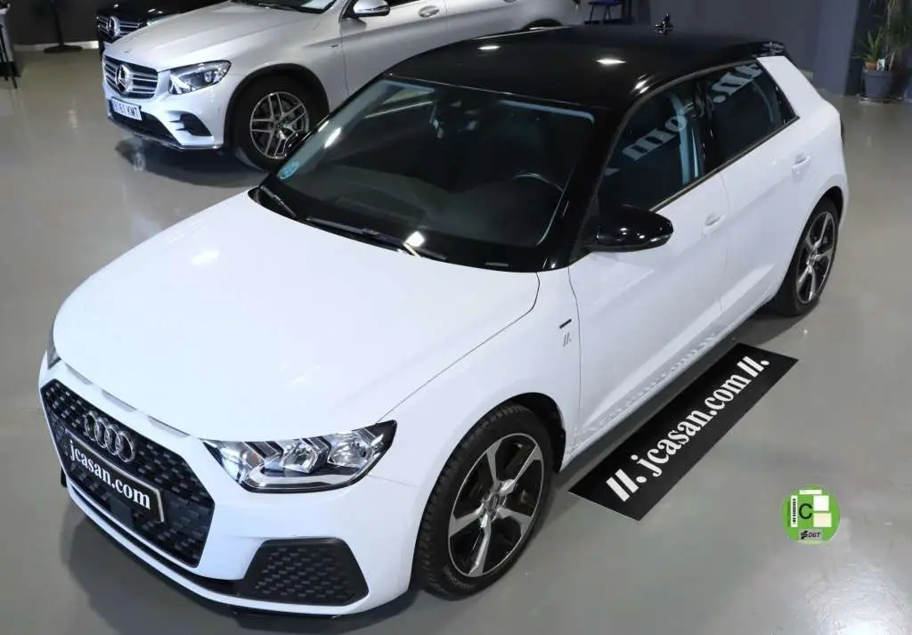 Photo 1 : Audi A1 2020 Essence