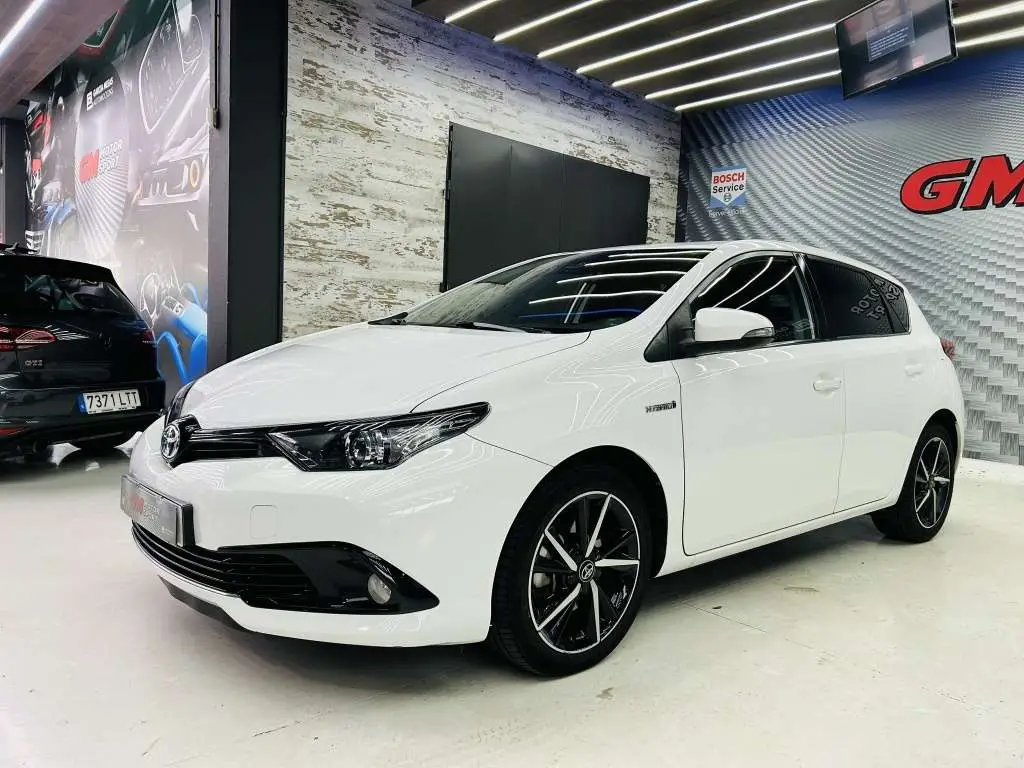 Photo 1 : Toyota Auris 2018 Hybrid