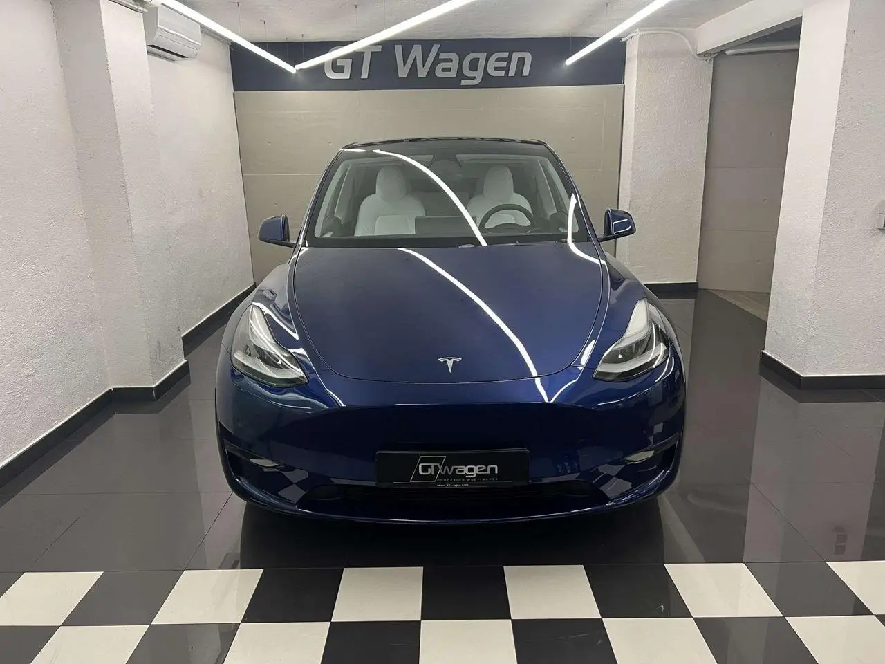 Photo 1 : Tesla Model Y 2023 Electric