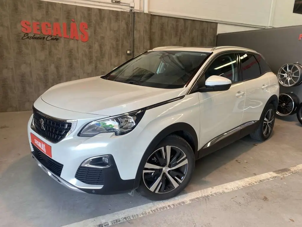 Photo 1 : Peugeot 3008 2018 Petrol