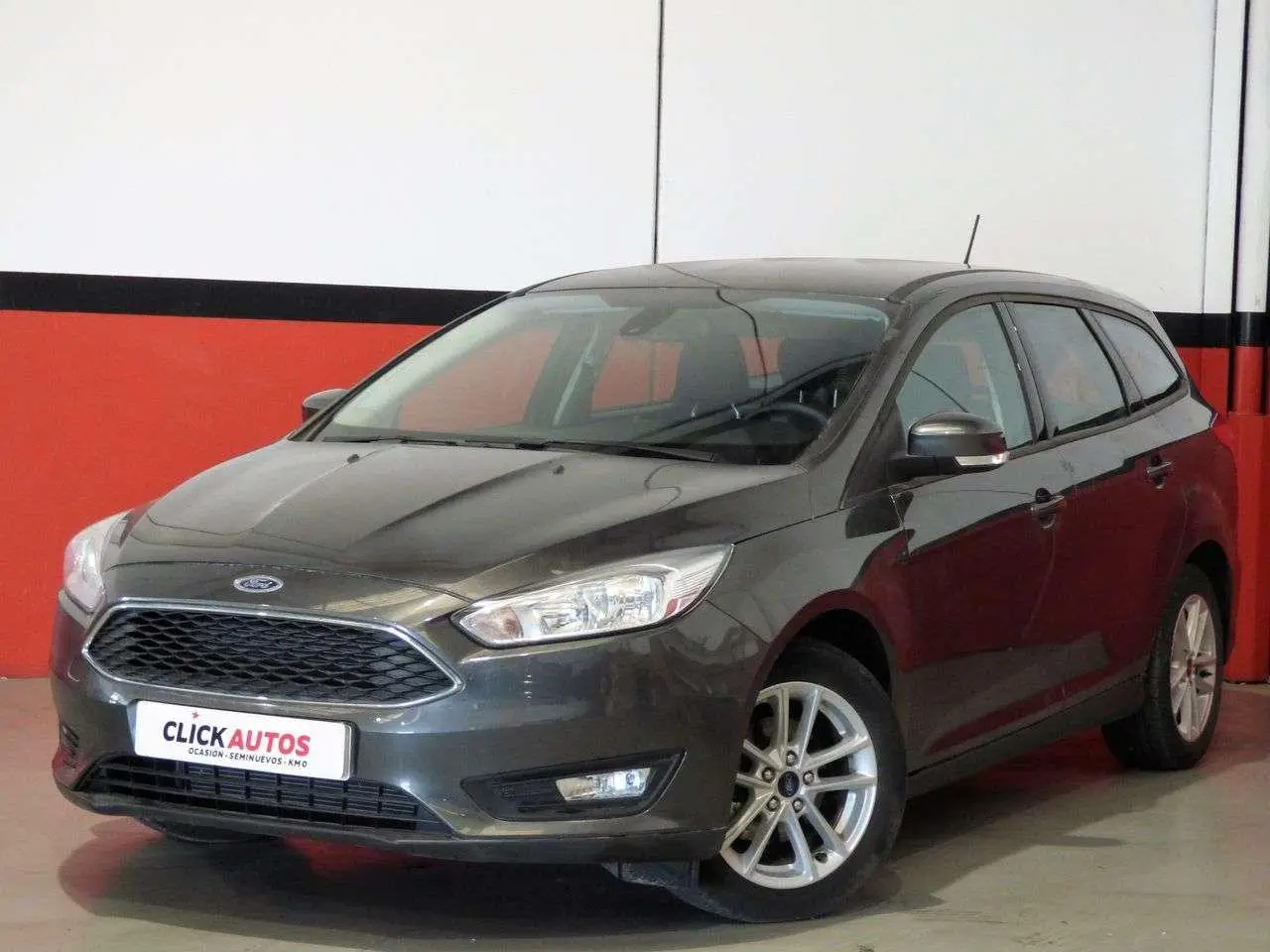 Photo 1 : Ford Focus 2018 Petrol