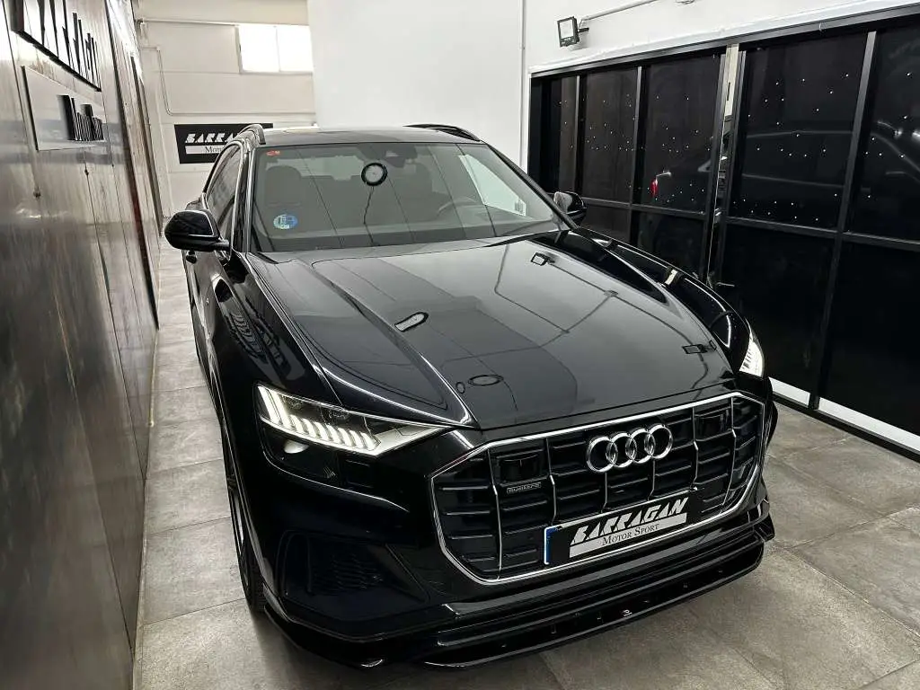 Photo 1 : Audi Q8 2018 Diesel