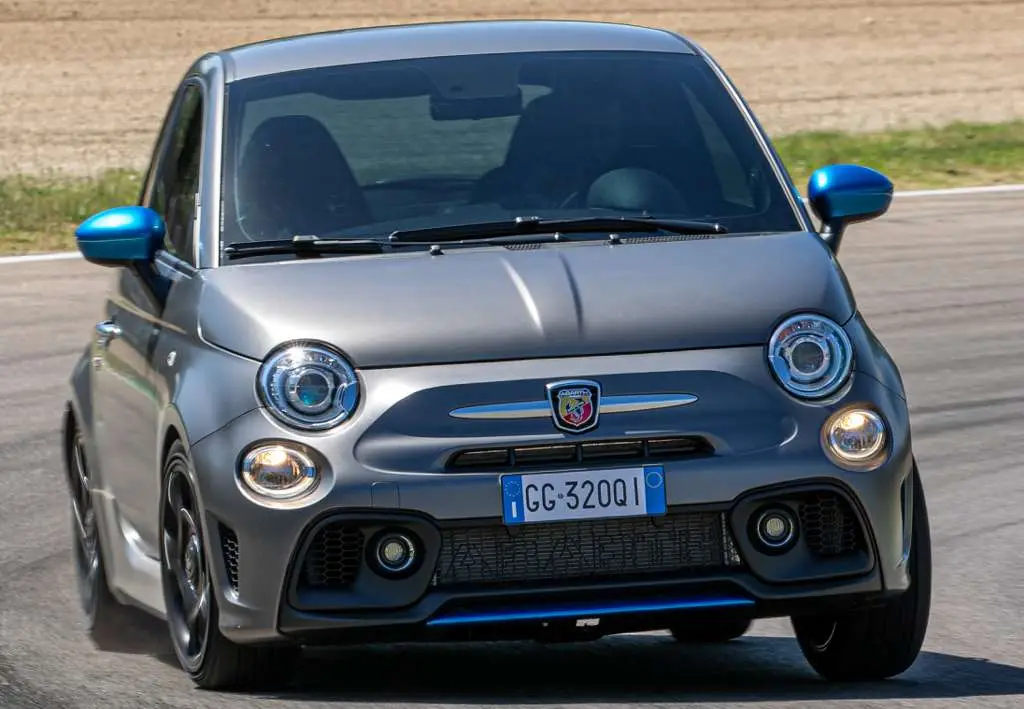 Photo 1 : Abarth 595 2024 Essence