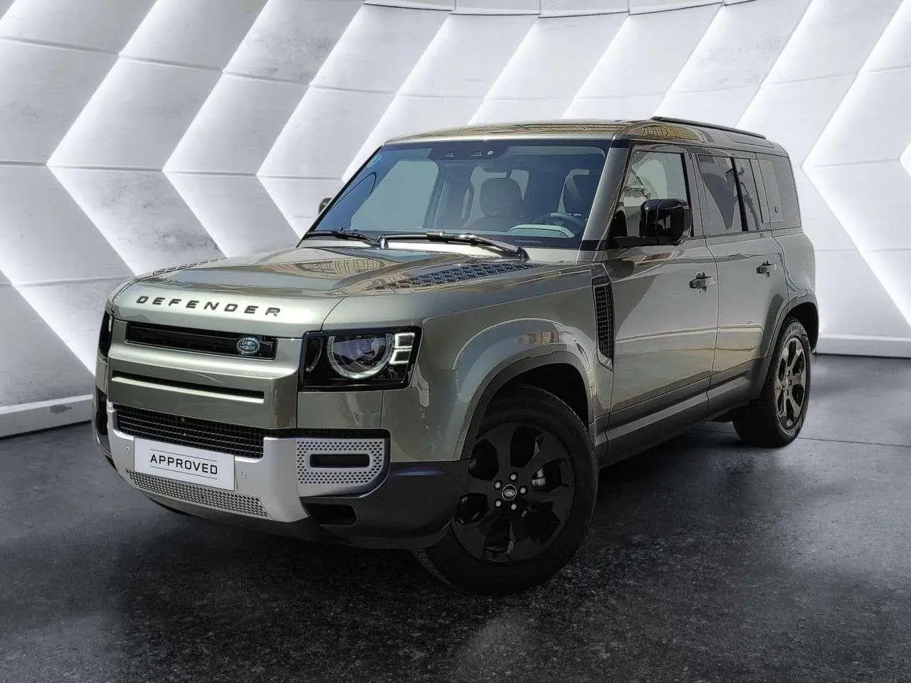 Photo 1 : Land Rover Defender 2024 Hybride