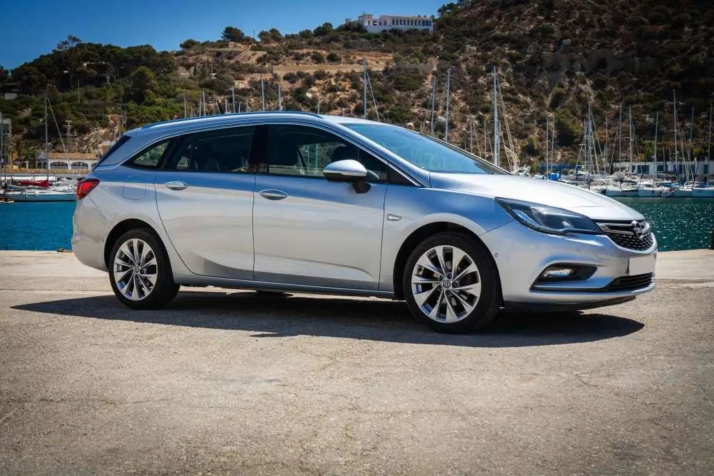 Photo 1 : Opel Astra 2017 Essence