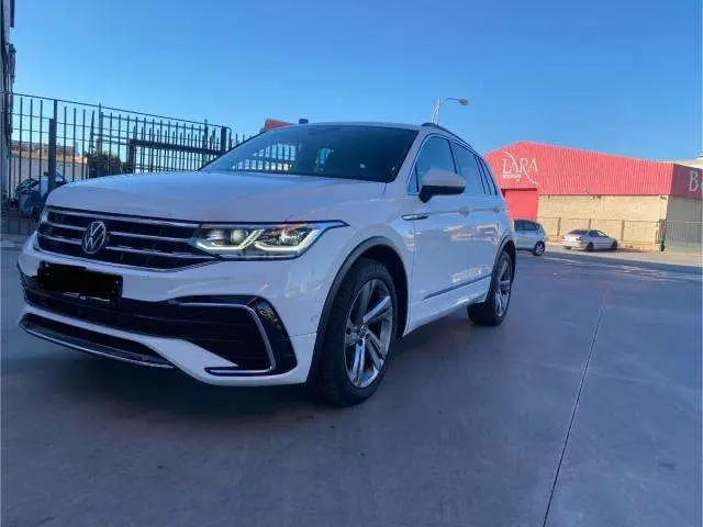 Photo 1 : Volkswagen Tiguan 2022 Essence