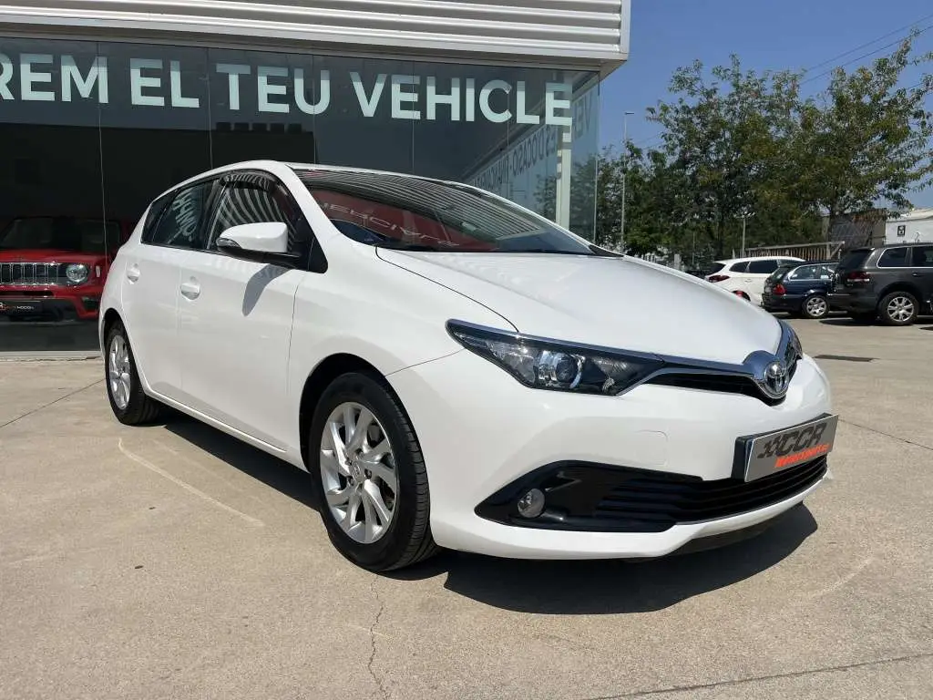 Photo 1 : Toyota Auris 2016 Hybride