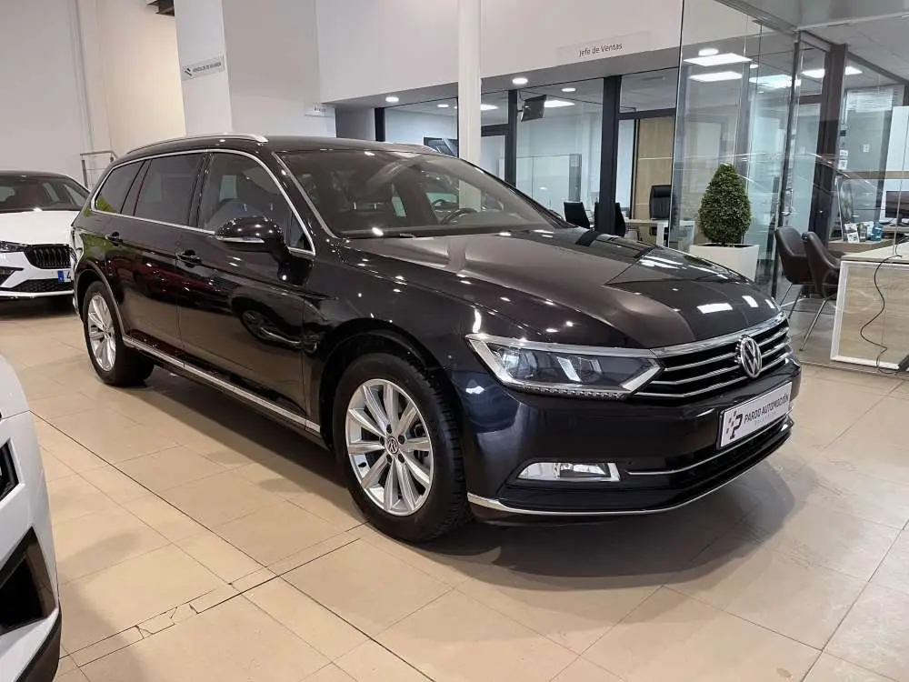 Photo 1 : Volkswagen Passat 2018 Diesel