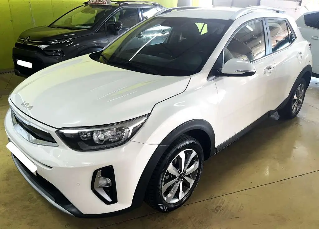 Photo 1 : Kia Stonic 2022 Petrol