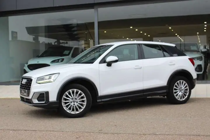 Photo 1 : Audi Q2 2020 Petrol