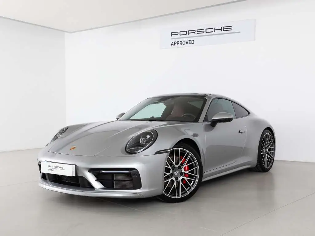 Photo 1 : Porsche 992 2024 Essence