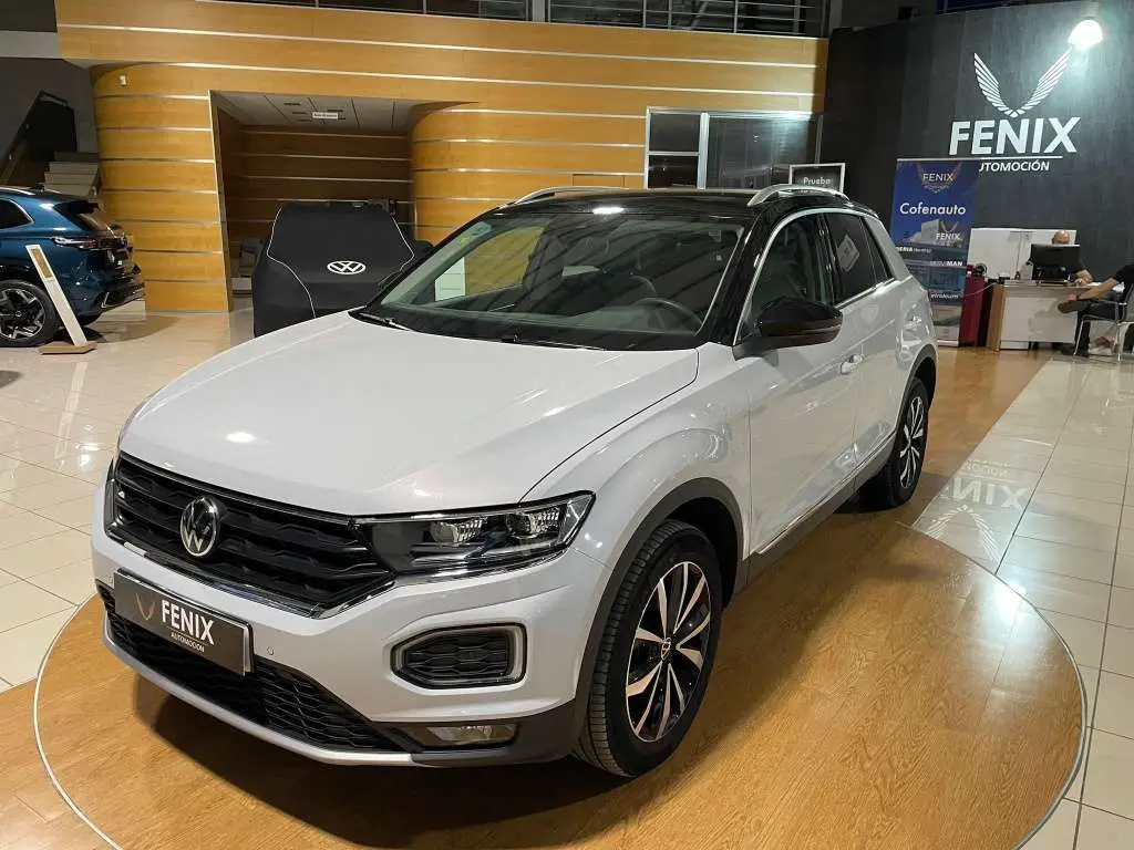 Photo 1 : Volkswagen T-roc 2020 Petrol