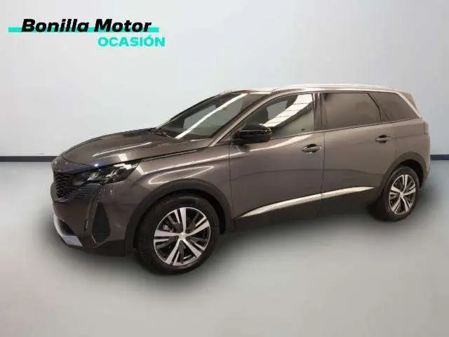 Photo 1 : Peugeot 5008 2024 Essence