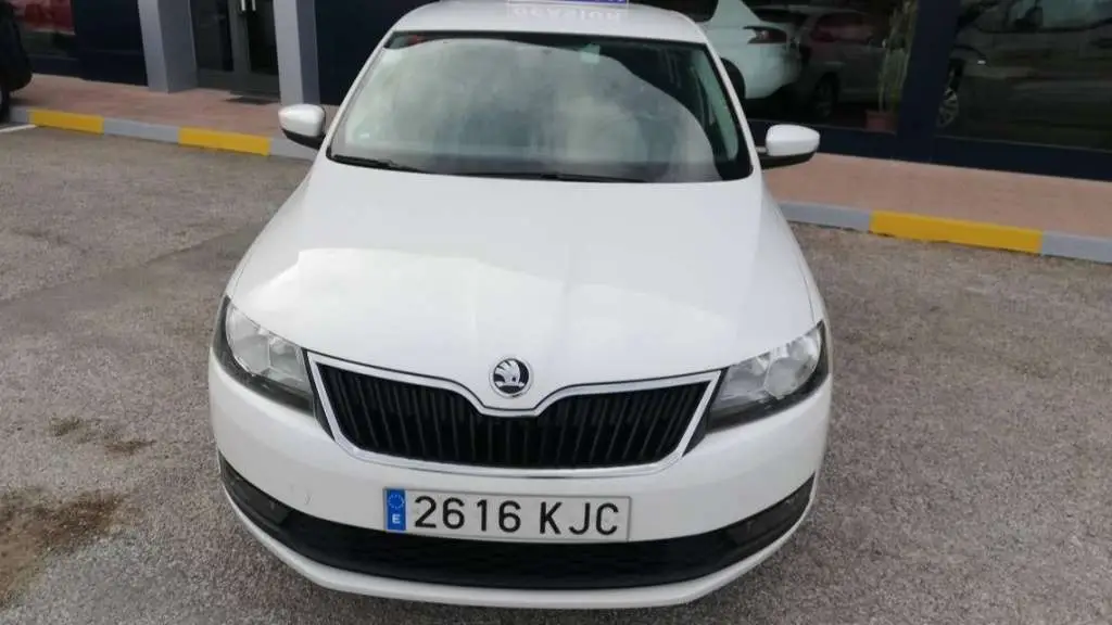 Photo 1 : Skoda Rapid 2018 Petrol