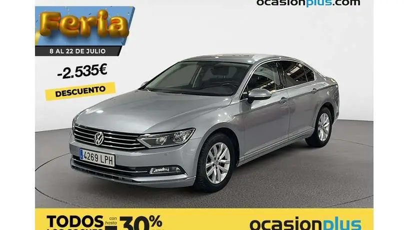 Photo 1 : Volkswagen Passat 2018 Essence