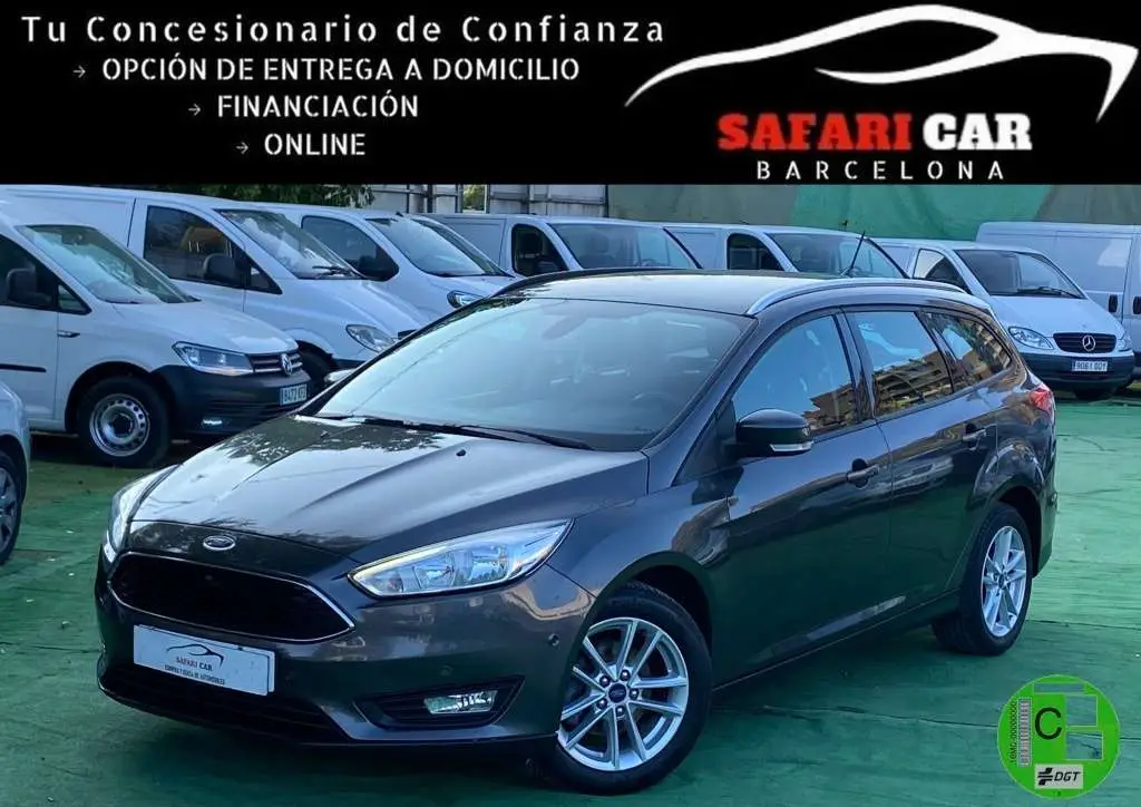 Photo 1 : Ford Focus 2017 Diesel