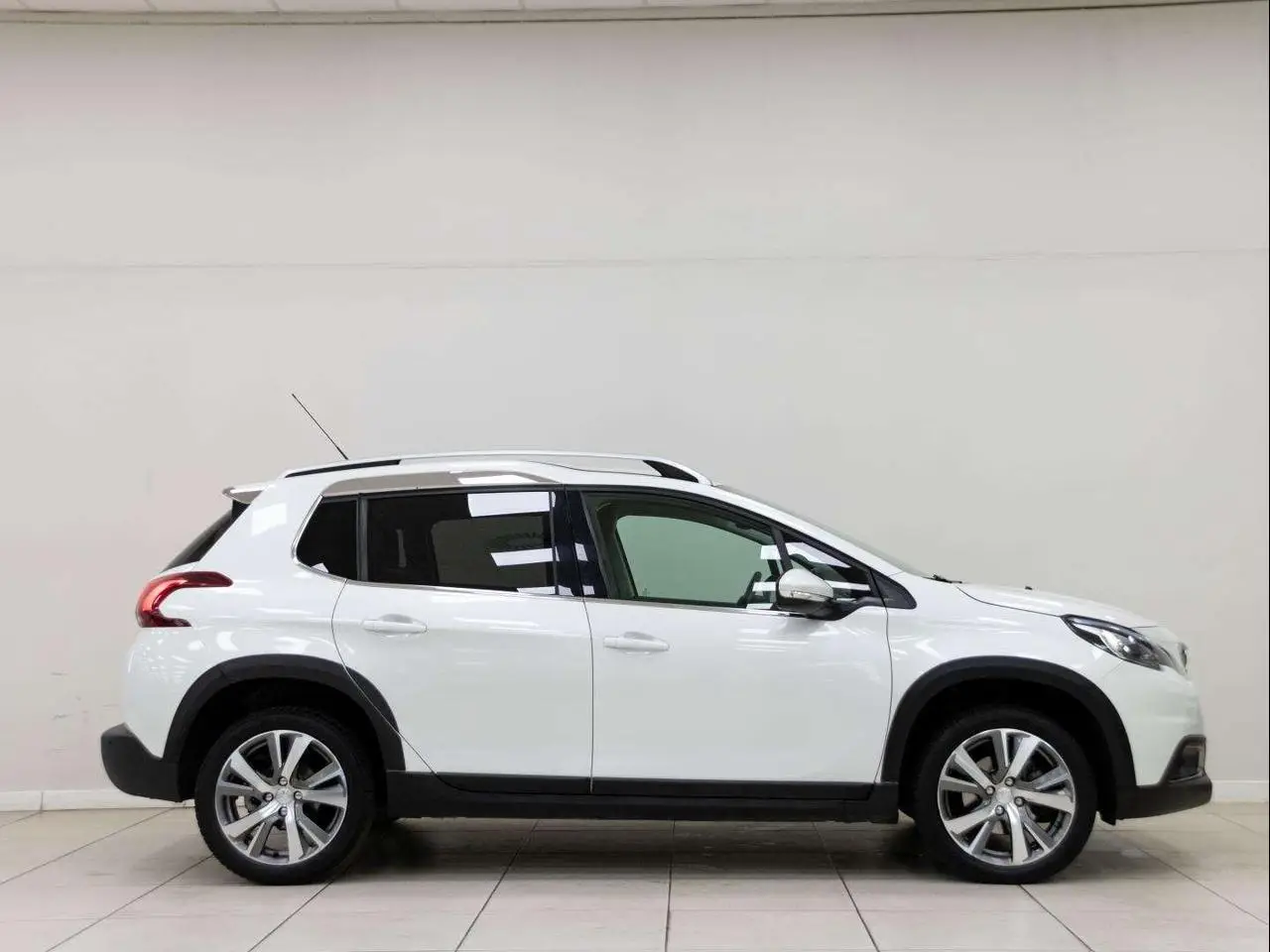 Photo 1 : Peugeot 2008 2017 Petrol