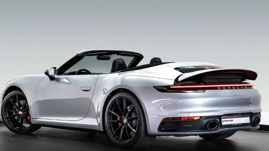 Photo 1 : Porsche 992 2022 Petrol