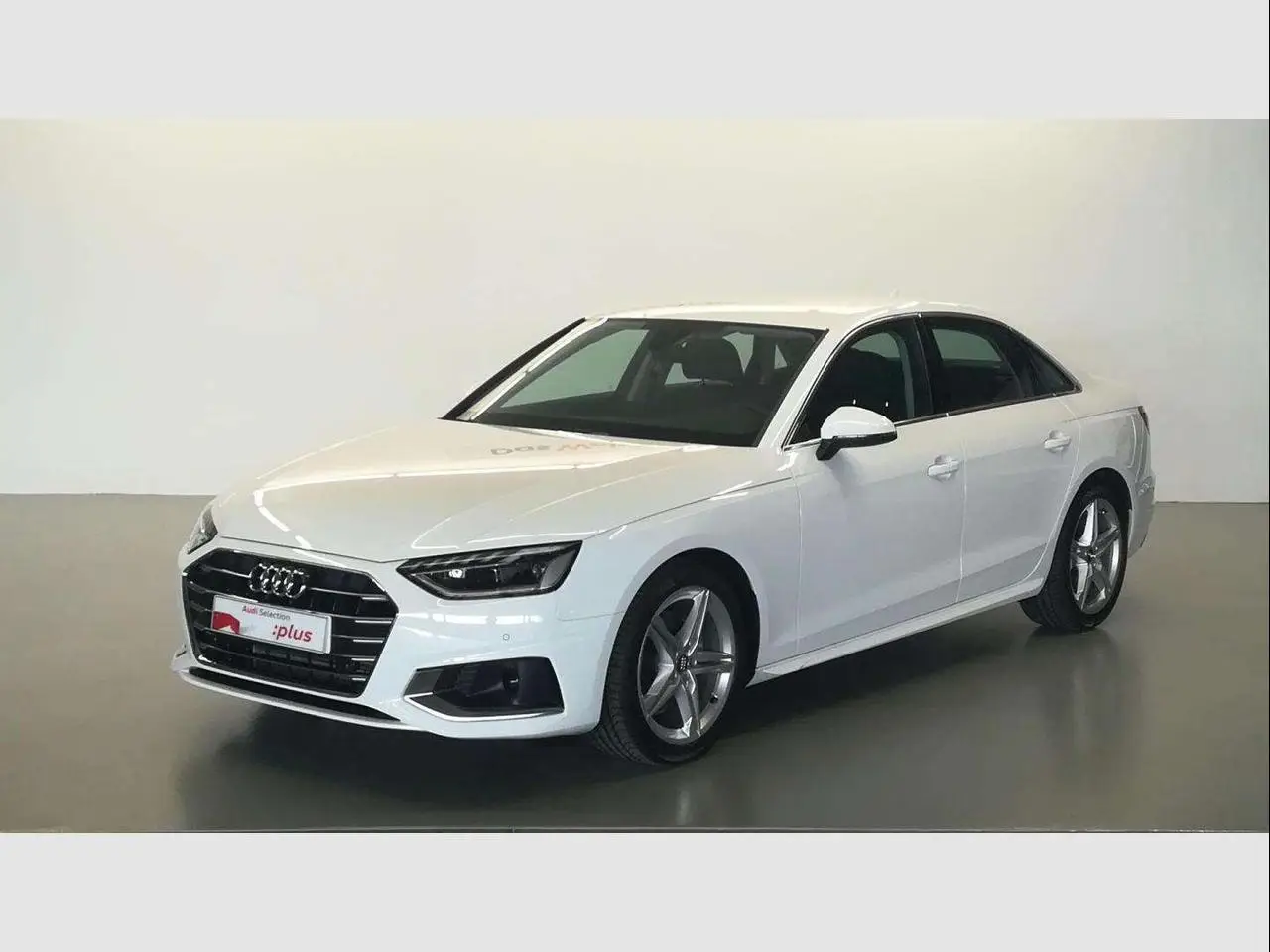 Photo 1 : Audi A4 2019 Essence