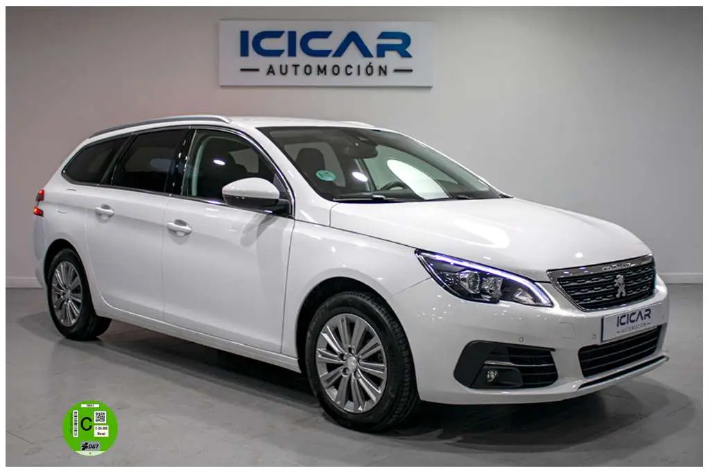 Photo 1 : Peugeot 308 2021 Petrol