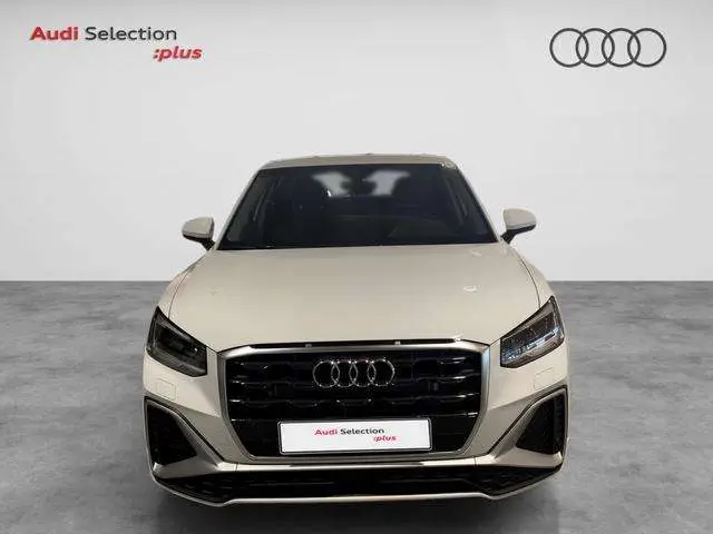 Photo 1 : Audi Q2 2024 Diesel