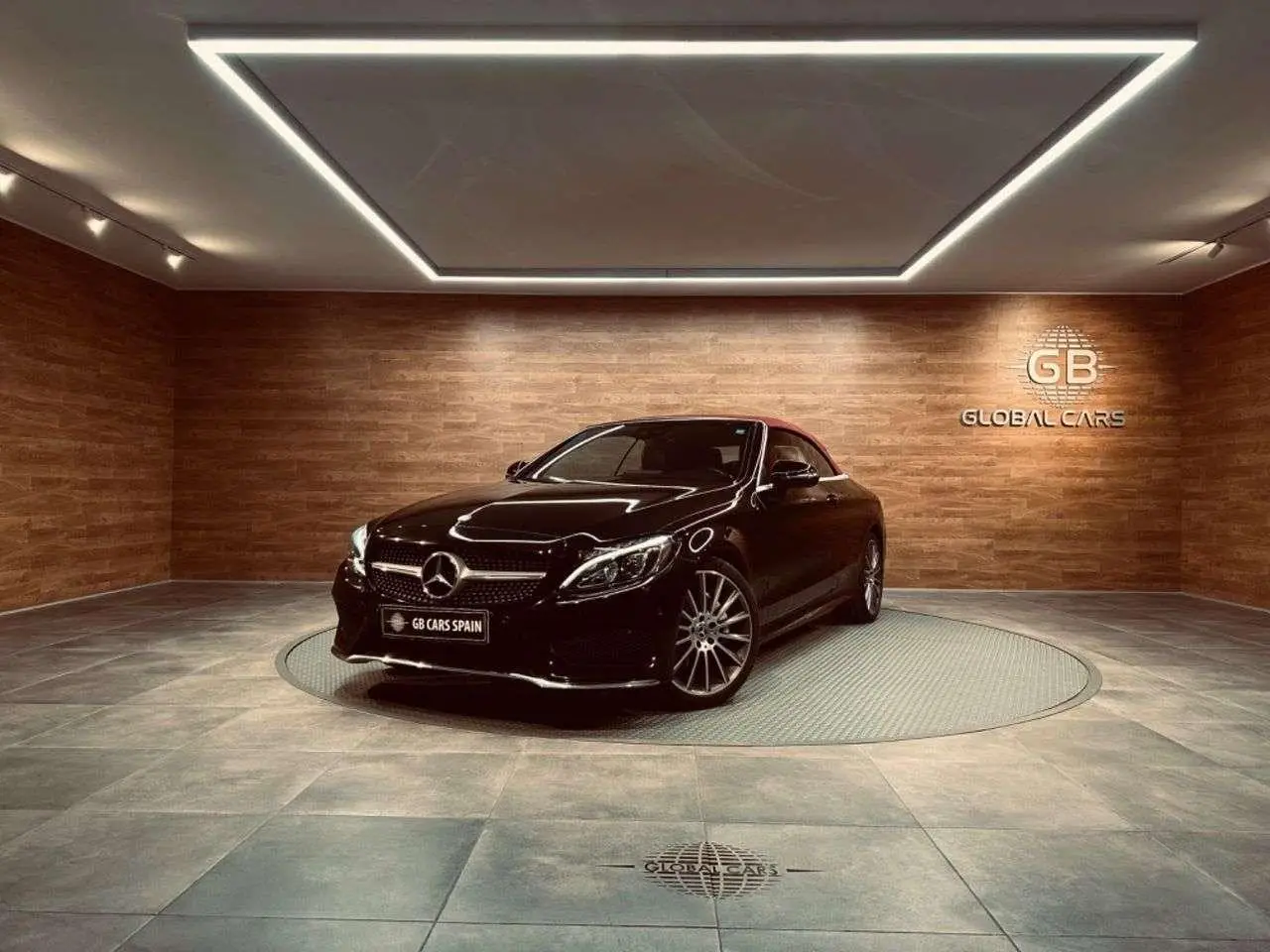 Photo 1 : Mercedes-benz Classe C 2017 Petrol