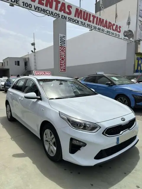 Photo 1 : Kia Ceed 2021 Essence