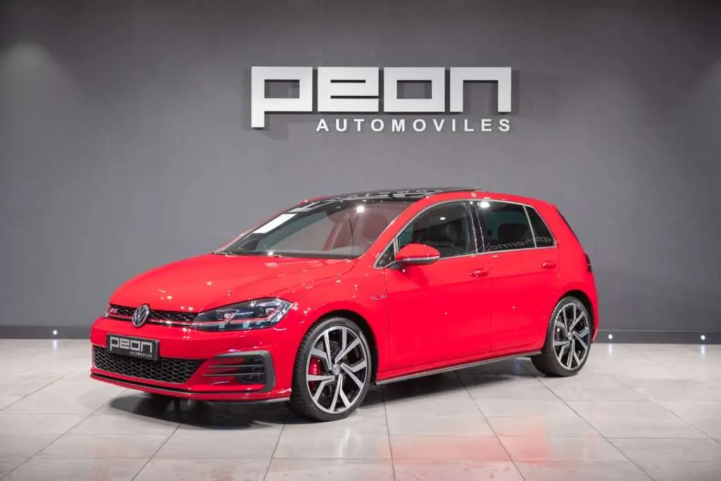 Photo 1 : Volkswagen Golf 2019 Petrol