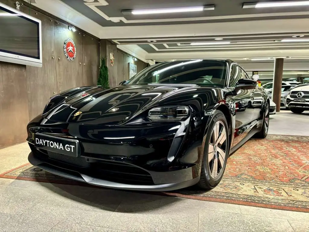 Photo 1 : Porsche Taycan 2020 Electric