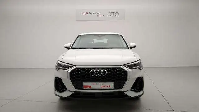 Photo 1 : Audi Q3 2023 Petrol