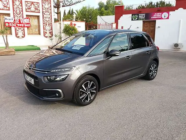 Photo 1 : Citroen C4 2018 Essence