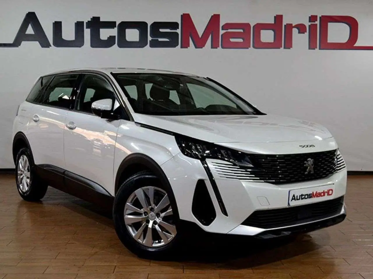 Photo 1 : Peugeot 5008 2021 Essence